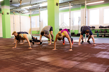 健身,运动健康的生活方式群人健身房锻炼群人健身房锻炼图片