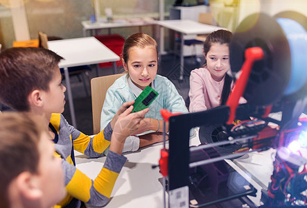 教育,儿童,技术,科学人的群快乐的孩子与3D打印机机器人学校课程机器人学校3D打印机的快乐孩子设备高清图片素材