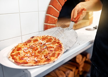 食物,意大利厨房,烹饪,人烹饪厨师把比萨饼果皮盘子比萨饼店厨师披萨店把比萨饼皮盘子图片