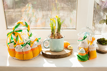 复活节装饰品带鸡蛋兔子的纺品篮子复活节纺品篮子图片