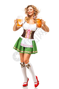 创意照片的啤酒节女服务员穿着传统的巴伐利亚服装与啤酒隔离白色背景图片