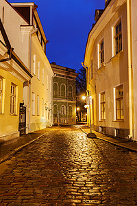 塔林老镇街,夜晚鹅卵石,爱沙尼亚爱沙尼亚,塔林街背景图片