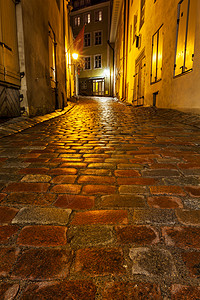 塔林老镇街,夜晚鹅卵石,爱沙尼亚爱沙尼亚,塔林街背景图片