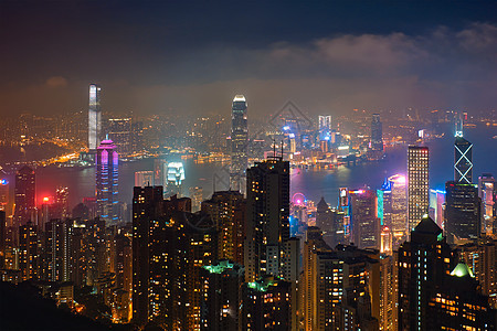 著名的香港风景香港摩天大楼天际线城市景观维多利亚峰照亮傍蓝色时刻中国香港香港摩天大楼天际线城市景观景观图片