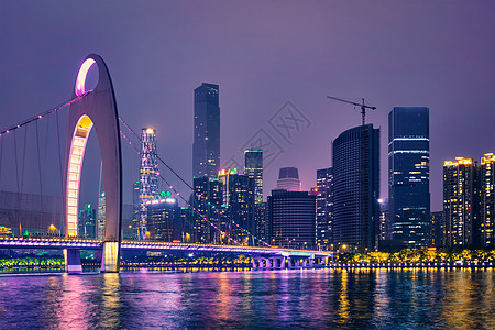 广州城市景观天际线上的珠江与利德桥照明晚上广州,中国广州天际线广州,中国图片