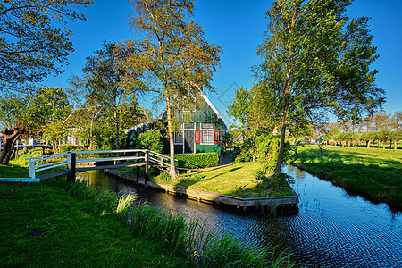 传统的旧乡村农舍博物馆村ZaanseSchans,荷兰荷兰扎恩斯桑斯博物馆村的农场房屋图片