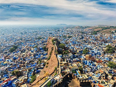 鸟瞰乔德普尔,也被称为蓝色城市,因为生动的蓝色油漆婆罗门房屋周围的梅尔兰加尔堡乔杜尔,拉贾斯坦邦印度拉贾斯坦邦蓝色城市乔图片