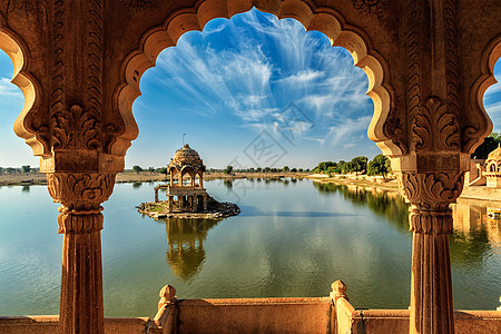 印度地标Gadi传奇人工湖景观拱门贾萨尔默,拉贾斯坦邦,印度印度地标加迪传奇拉贾斯坦邦图片