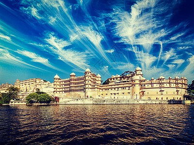 复古效果过滤了潮人风格的城市宫殿形象湖泊乌达普尔,拉贾斯坦邦,印度城市宫殿,乌迪普斯图片