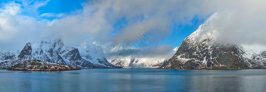 挪威峡湾冬季积雪山脉的全景挪威洛福腾群岛挪威峡湾山脉冬天挪威洛福腾群岛图片