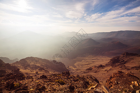 夏威夷毛伊岛黑拉卡拉火山美丽的日出场景图片