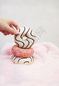 时髦的甜甜圈图片
