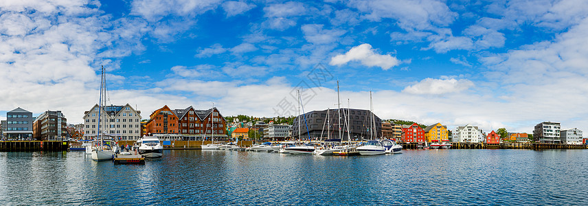 挪威北部特罗姆瑟的个码头特罗姆瑟被认为世界上人口超过5万的最北城市图片