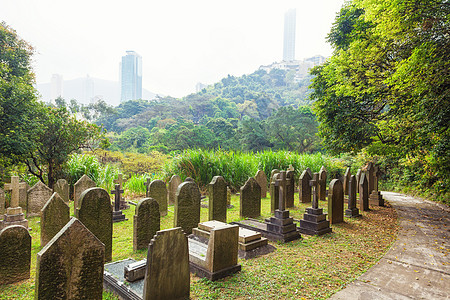 雾晨旧香港墓地高清图片