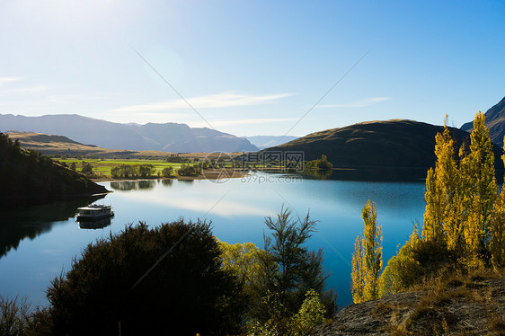 风景如画新西兰阿尔卑斯山湖泊的自然景观图片