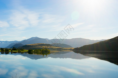 风景如画新西兰阿尔卑斯山湖泊的自然景观图片