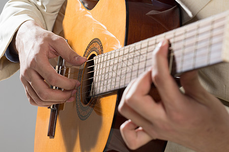 弹吉他的男人特写男手弹吉他高清图片
