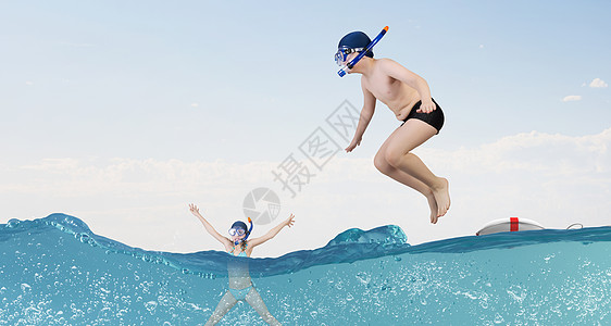 游泳男暑假戴着潜水具的男孩跳入水中背景