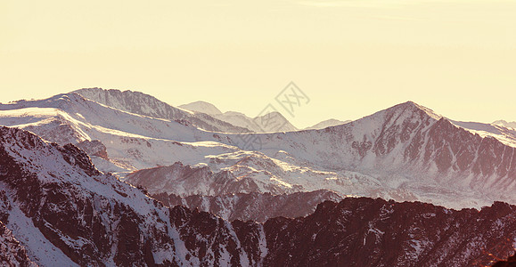 雪山脉土耳其黑海地区卡卡尔山的秋季季节美丽的山脉景观背景