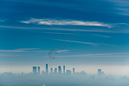 城市道路景观洛杉矶薄雾天际线,加利福尼亚,美国背景