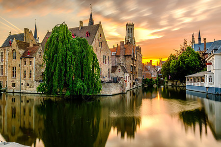 布鲁日布鲁日城市景观与水渠日落,法兰德斯,比利时图片