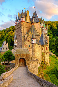 德国城堡布尔埃尔茨城堡莱茵兰帕拉蒂特州日落,德国施工1157之前开始背景