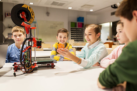 教育,儿童,技术,科学人的群快乐的孩子与3D打印机塑料细节原型机器人学校课程机器人学校3D打印机的快乐孩子图片