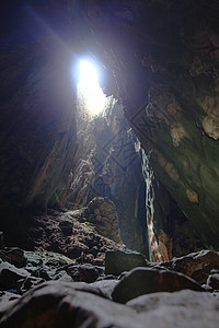 吉隆坡的巴图洞穴吉隆坡巴图洞穴的巨大石灰石洞穴内图片