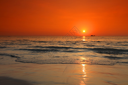 日落时的渔船泰国日落时分的渔船图片