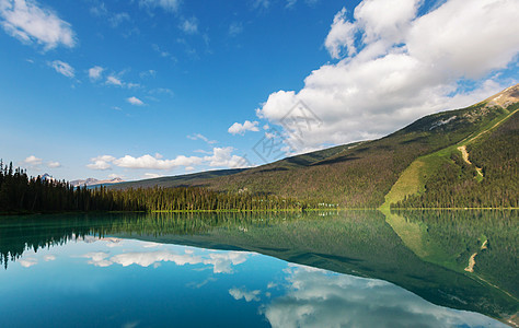 宁静翡翠湖尤霍公园,加大Instagram过滤器图片