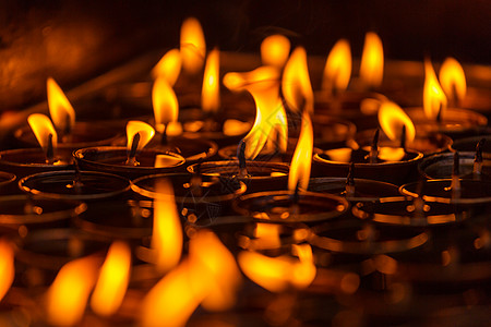 火焰猴子素材寺庙里的蜡烛背景