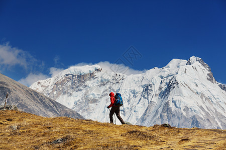 喜马拉雅山的登山者高清图片