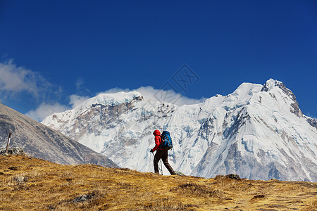 喜马拉雅山的登山者图片