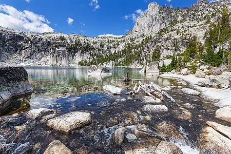 美国华盛顿美丽的高山湖泊荒野地区图片