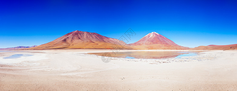 利维亚高原的拉古纳韦尔德绿湖利桑卡布尔火山图片