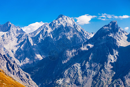 近距离观看大高加索这高加索山脉的主要山脉图片
