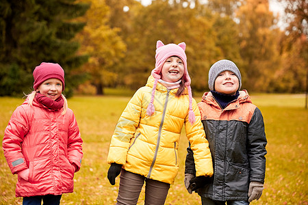 童,休闲,友谊人的群快乐的孩子秋天的公园图片