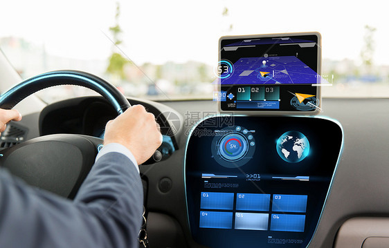 运输,目的地,现代技术人的人驾驶汽车与导航系统的平板电脑图片