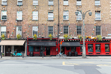 建筑都柏林城市的街道上用酒吧酒吧建造都柏林城市街道上酒吧酒吧的建筑图片