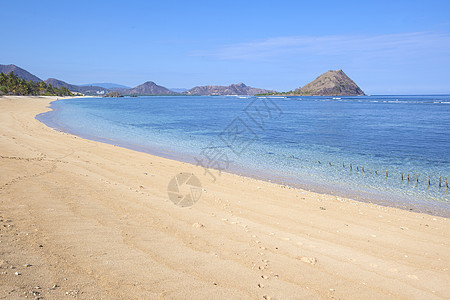 热带海滩干净的海水背景图片