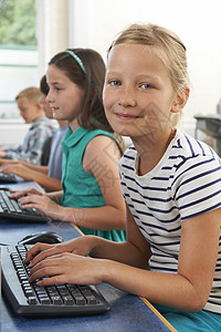 计算机小学生小图片