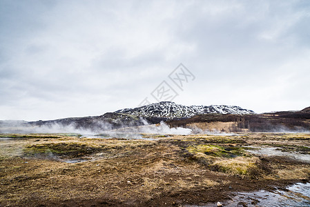 冰岛来的薄雾景观,地上来的蒸汽图片