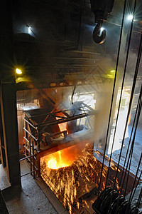 钢铁厂钢包熔化的金属背景图片