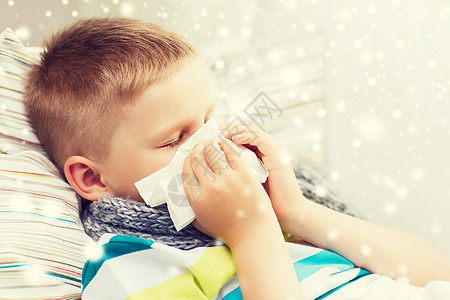 童,医疗人们的生病的男孩流感鼻子家里图片