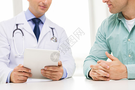 医学保健人技术用平板电脑男医生病人的手图片