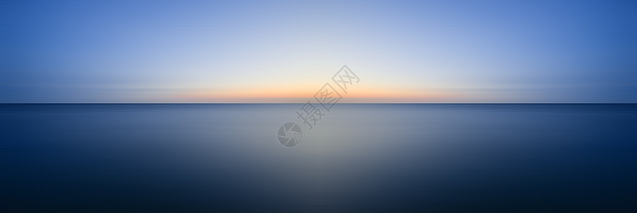 美丽的长曝光海景图像平静的海洋日落图片