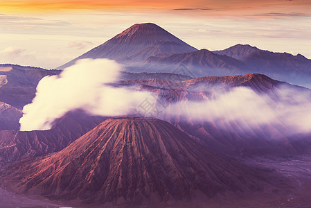 印度尼西亚爪哇的溴火山图片