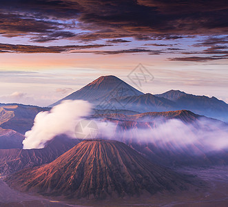 印度尼西亚爪哇的溴火山图片