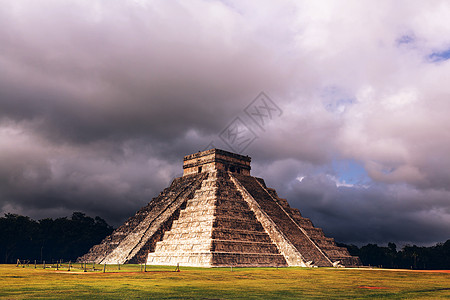 库库尔坎金字塔库库坎金字塔Chichenitza遗址,墨西哥背景