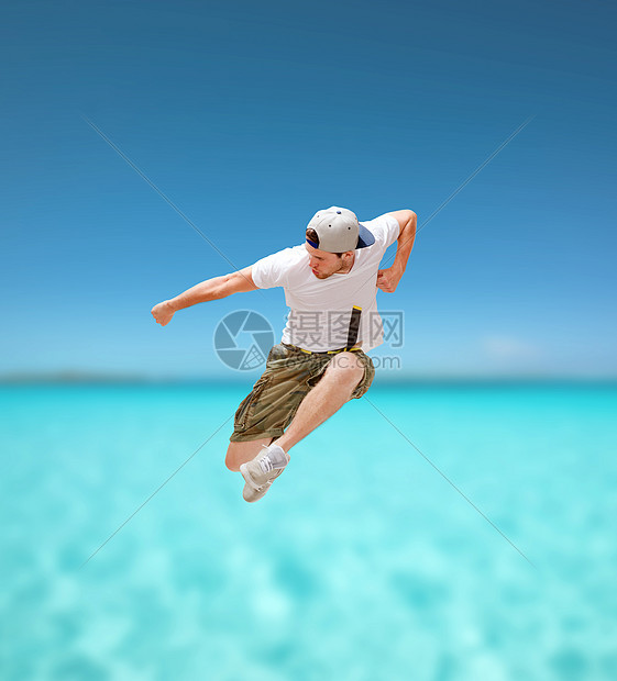 舞蹈健身男舞者空中跳跃图片